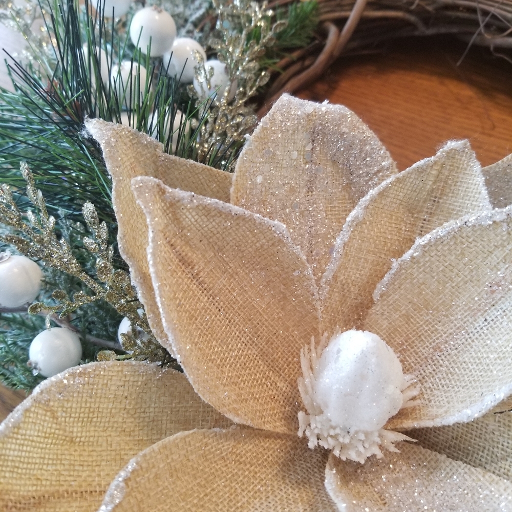 Handmade Winter Chrismas wreath - Picture 3 of 4